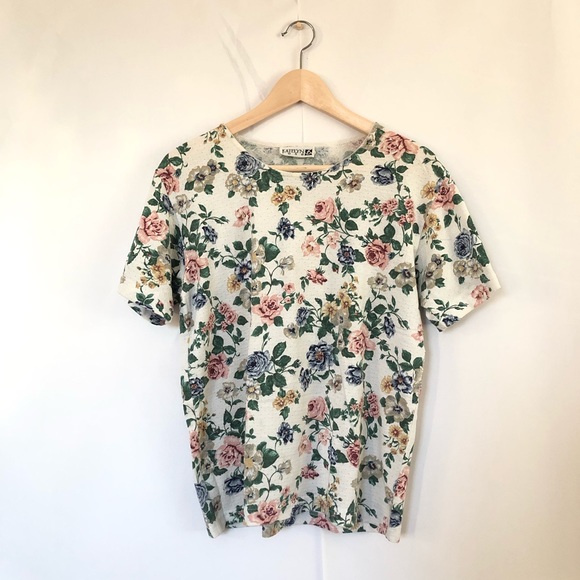 Tops - Vintage Floral T-Shirt Tops - Vintage Floral T-Shirt